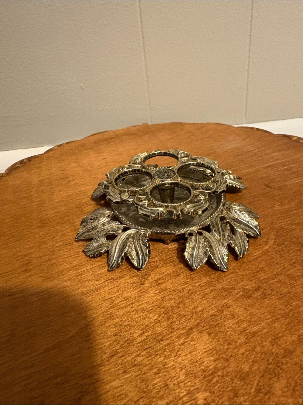 Antique Gold Leaf Decorative Lipstick Holder